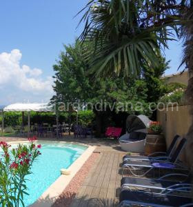 Le Jardin d'Ivana Chambres d'hôtes B&B avec Piscine chauffée à Oppède