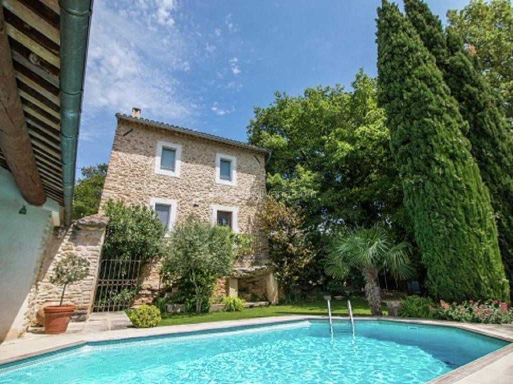 Photo de Holiday Home in Oppède with Private Pool
