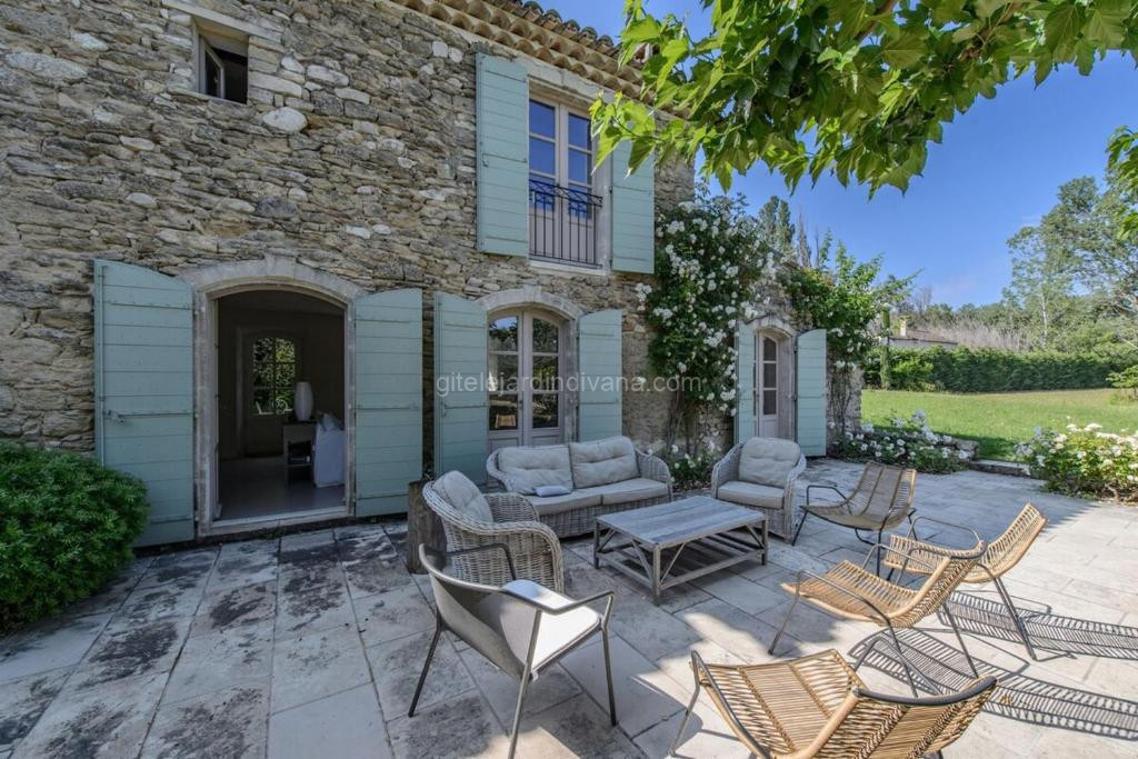 Photo de Mas des Flaux beautiful authentic house with tennis court
