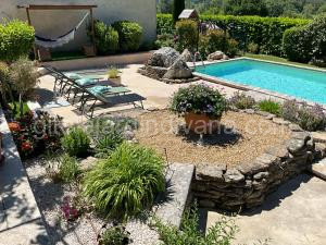 Le petit bastidon gîte à Oppède avec piscine à Oppède