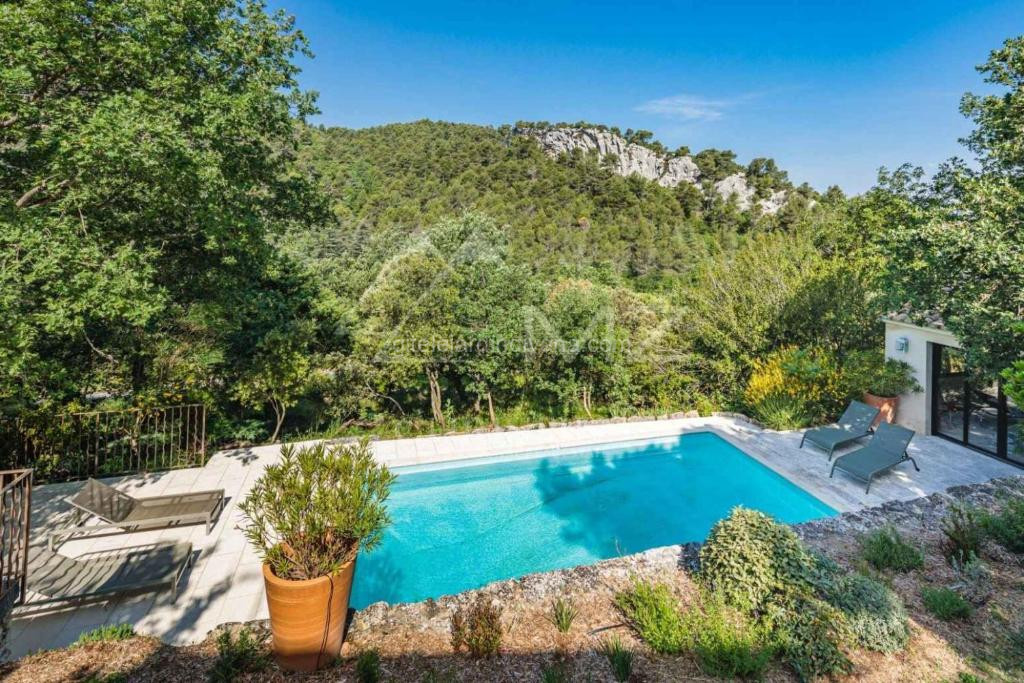 Photo de Superbe Mas Authentique du Luberon Courroussouvo